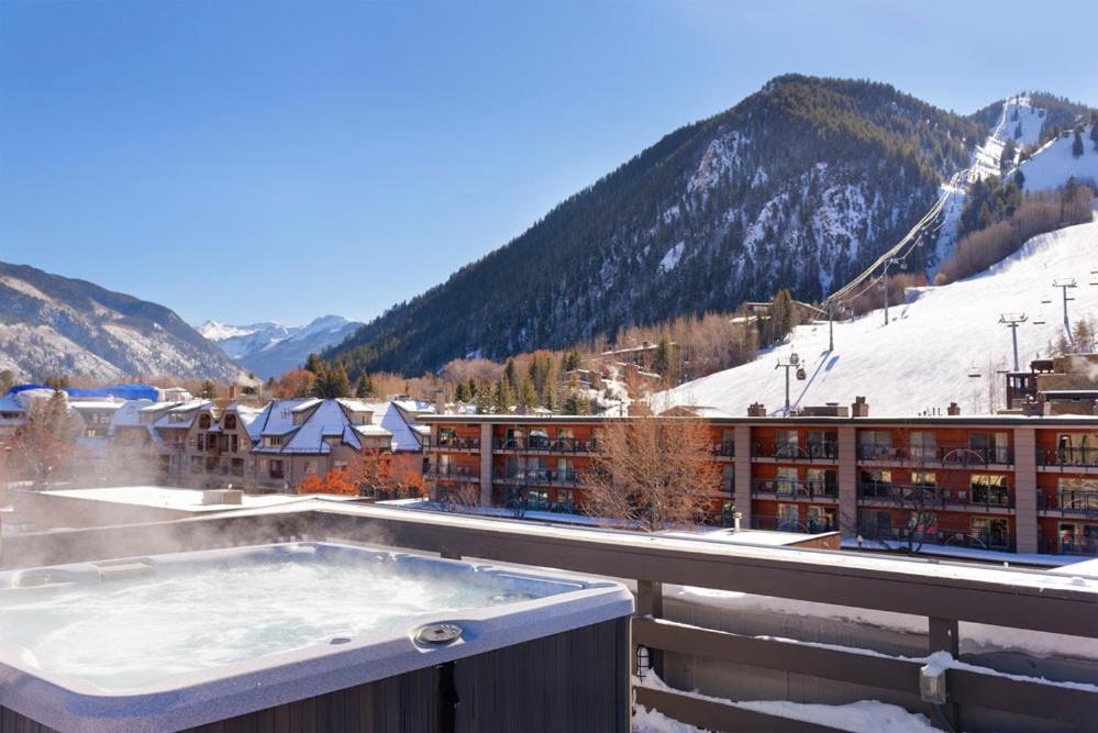 Independence Square Unit 313, Downtown Hotel Room In Aspen With Rooftop Hot Tub Exterior photo